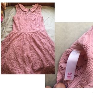 🐚 5/$25 Lace pink dress with Peter Pan collar